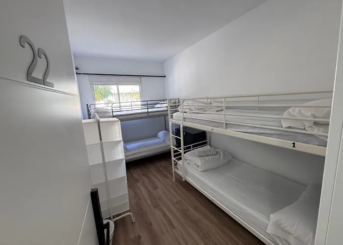 Md Bed and Breakfast Τορρεμολίνος